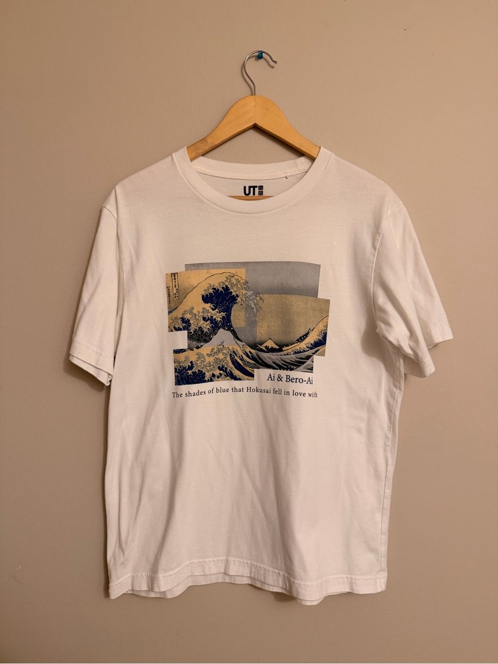 Uniqlo White Graphic Tee with Hokusai Wave Print